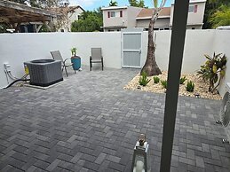 Luxurious & Spacious Townhouse in Prime Location