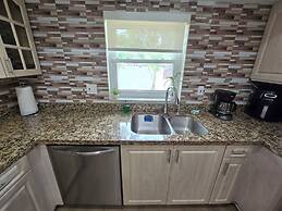 Luxurious & Spacious Townhouse in Prime Location