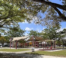 Luxurious & Spacious Townhouse in Prime Location