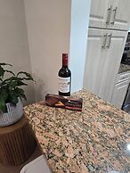 Luxurious & Spacious Townhouse in Prime Location