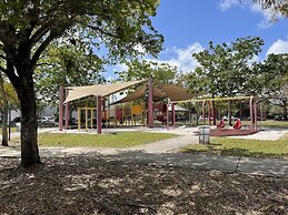 Luxurious & Spacious Townhouse in Prime Location