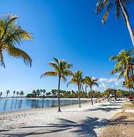 Luxurious & Spacious Townhouse in Prime Location