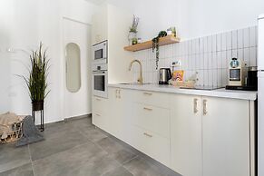 Carmel Beach House by Berry Stays