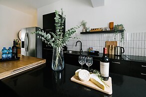 Carmel Beach House by Berry Stays