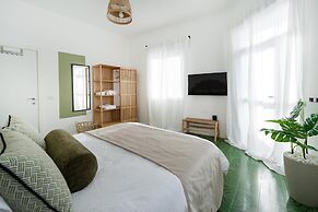 Carmel Beach House by Berry Stays