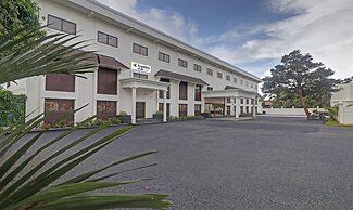 Treebo Premium Vahada