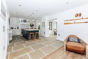 Woodvale Retreat - Sleeps 10