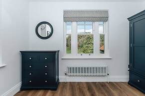 Woodvale Retreat - Sleeps 10