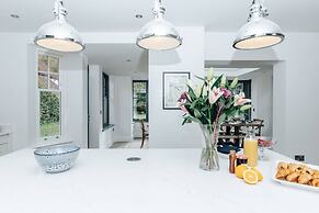 Woodvale Retreat - Sleeps 10