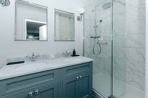 Woodvale Retreat - Sleeps 10