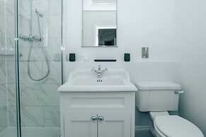 Woodvale Retreat - Sleeps 10