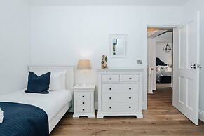 Woodvale Retreat - Sleeps 10