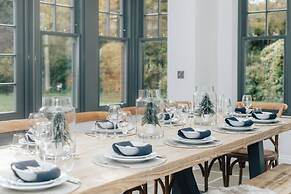 Woodvale Retreat - Sleeps 10