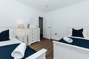 Woodvale Retreat - Sleeps 10