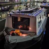 Charming Baby Narrowboat Apsley Marina