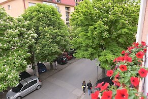 Unique Apartment Leninova