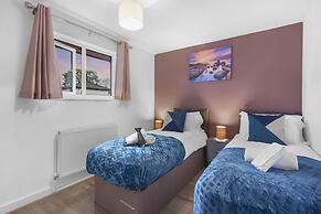 Inviting 2-bed House in Milton Keynes - Netflix