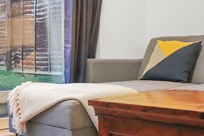 Inviting 2-bed House in Milton Keynes - Netflix