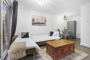 Inviting 2-bed House in Milton Keynes - Netflix