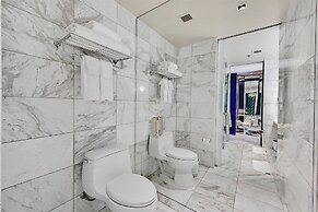 Palms Place Vacation Suites Collection