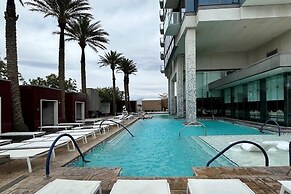 Palms Place Vacation Suites Collection