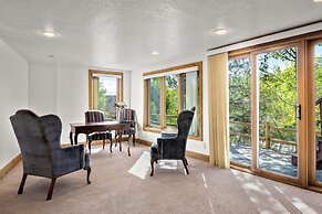 Golden Park City Getaway