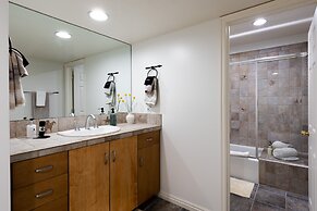 Golden Park City Getaway