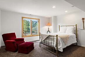 Golden Park City Getaway