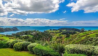 Palm Ridge - near Onetangi & Palm Beach