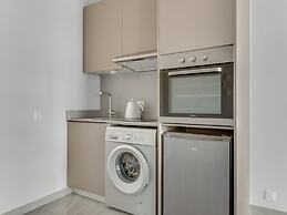 Sanders Crystal - Cute  1-bdr Apt w Balcony