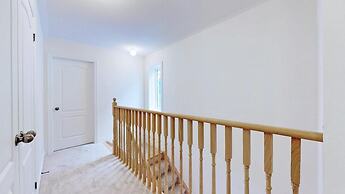 Elegant 3-bedroom House - Bowmanville