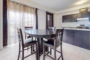 Elegant 3-bedroom House - Bowmanville