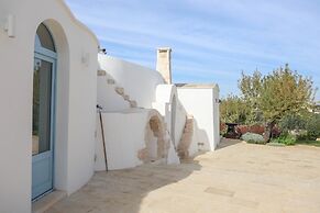 TD Lamiamola Stylish Trulli Lamie With Pool