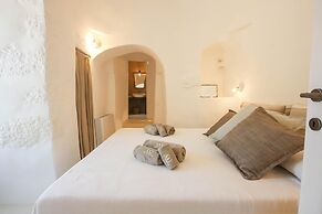 TD Lamiamola Stylish Trulli Lamie With Pool