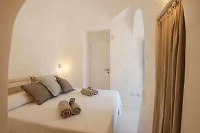 TD Lamiamola Stylish Trulli Lamie With Pool