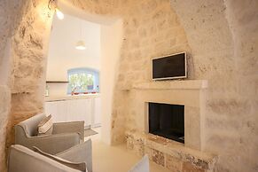 TD Lamiamola Stylish Trulli Lamie With Pool