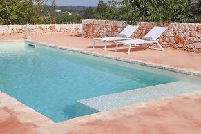 TD Lamiamola Stylish Trulli Lamie With Pool