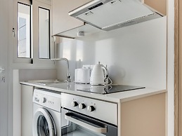 Sanders Crystal - Inviting  2-bdr Apt w Balcony