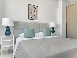 Sanders Crystal - Inviting  2-bdr Apt w Balcony