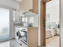 Sanders Crystal - Inviting  2-bdr Apt w Balcony