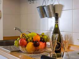 Villa With Climate, Wi-fi and Private Parking