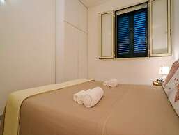 Villa With Climate, Wi-fi and Private Parking