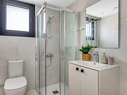 Sanders Elgio - Cute 2-bdr Apt With Balcony