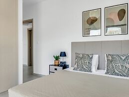 Sanders Elgio - Cute 2-bdr Apt With Balcony