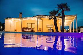 Villa With Large Swimming Pool Salento