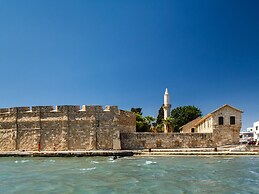 Sanders Crystal - Dreamy 3-bdr Apt w Balconies