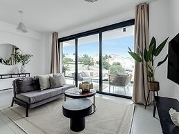 Sanders Elgio - Neat 3-bdr Apt With Rooftop