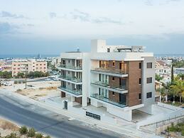 Sanders Elgio - Neat 3-bdr Apt With Rooftop