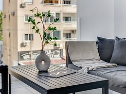 Sanders Crystal - Lovely  2-bdr Apt w Balcony