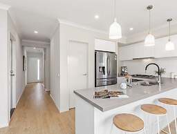 Head to great ocean  bowling point cook